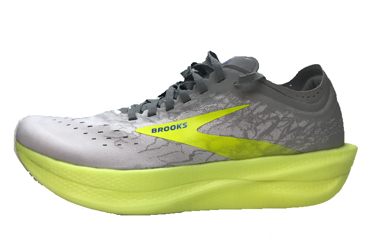 Brooks pone a sus maratonianos la segunda versión de las Hyperion Elite con carbono