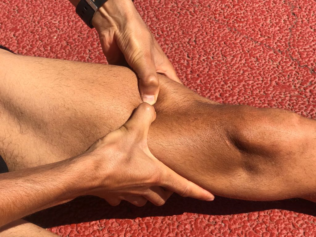 Masaje con pulgares para descargar las piernas en solo 6 pasos